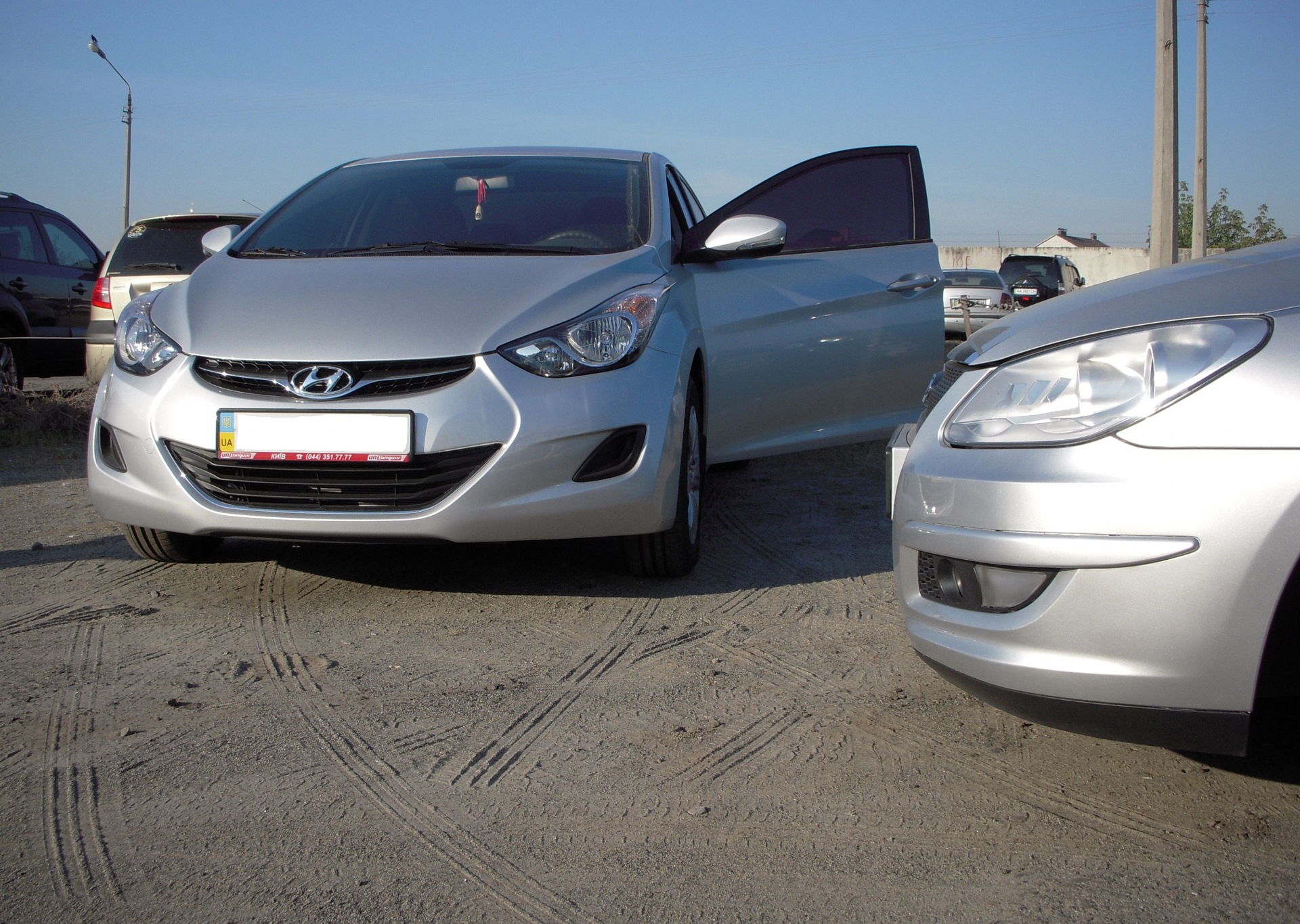 Elantra та Chery 2
