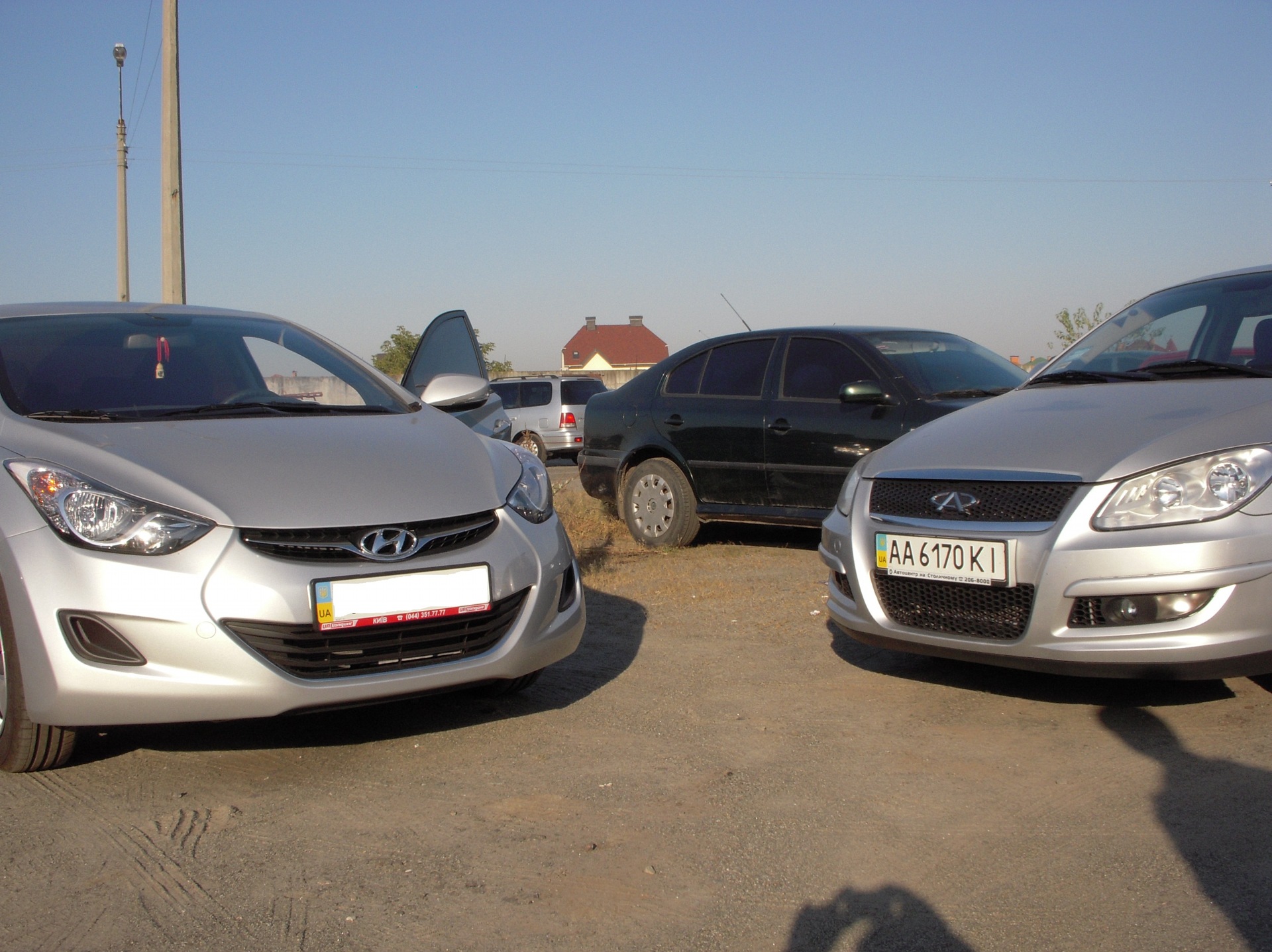 Elantra та Chery 4