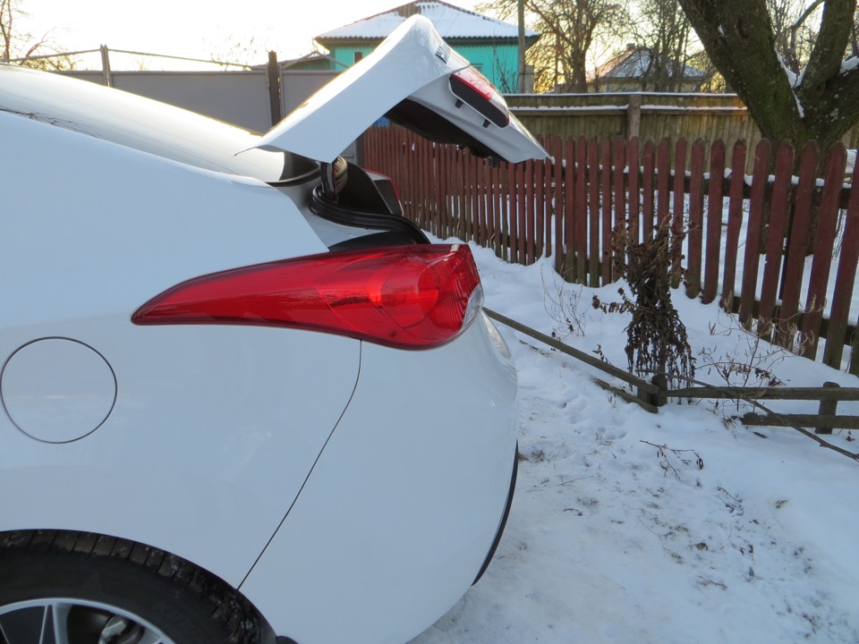 Відкриття багажника за новим 3