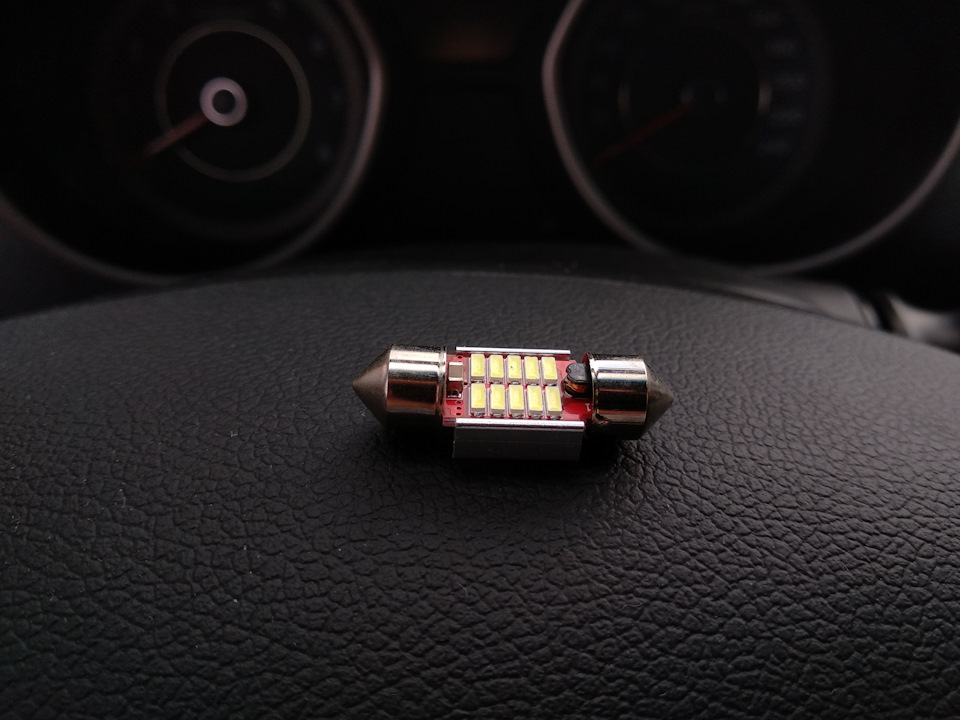 Пересвіт салону. Hyundai Elantra V MD. 1