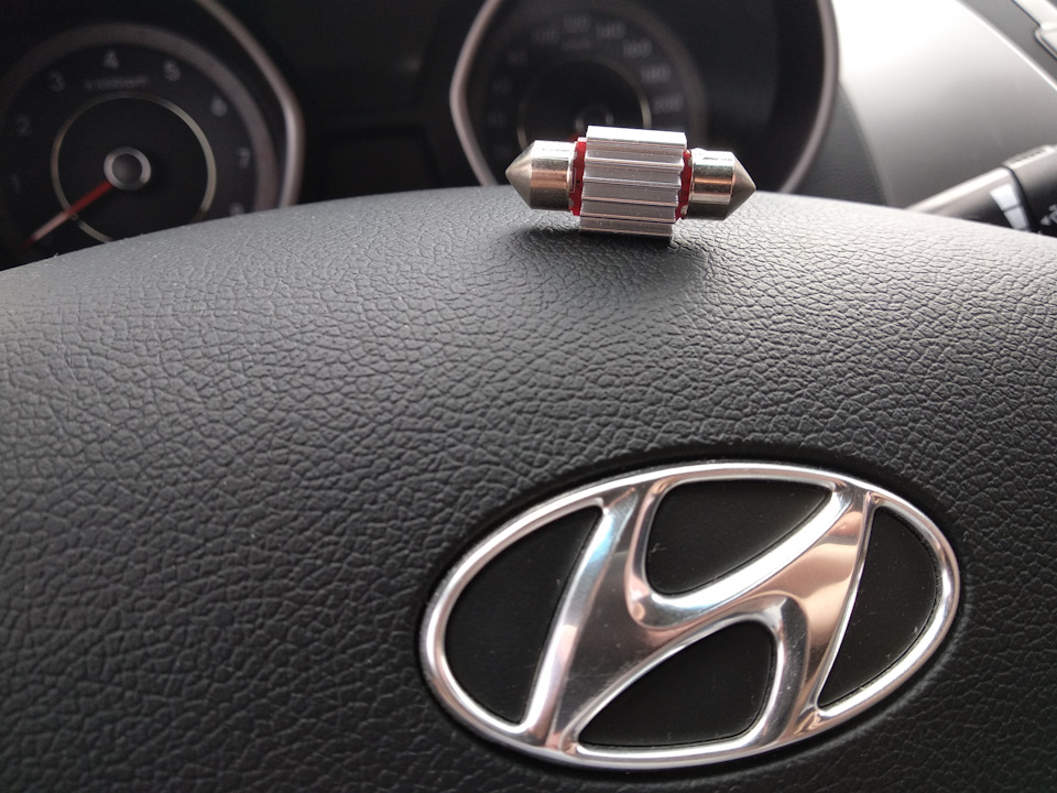Пересвіт салону. Hyundai Elantra V MD. 3