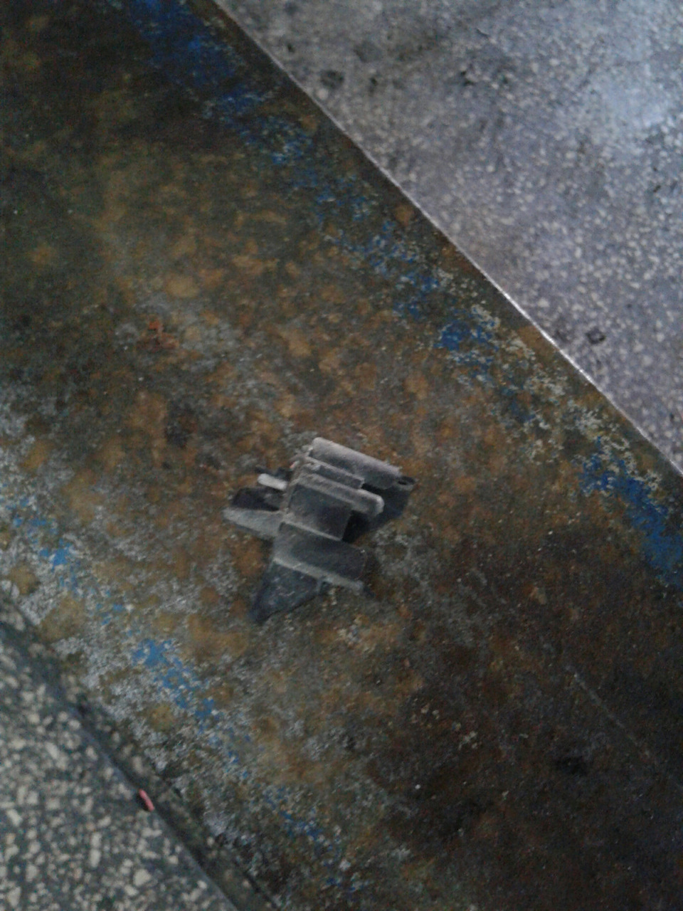 Заміна блоку ксенону туманки та датчика температури навколишнього середовища 2