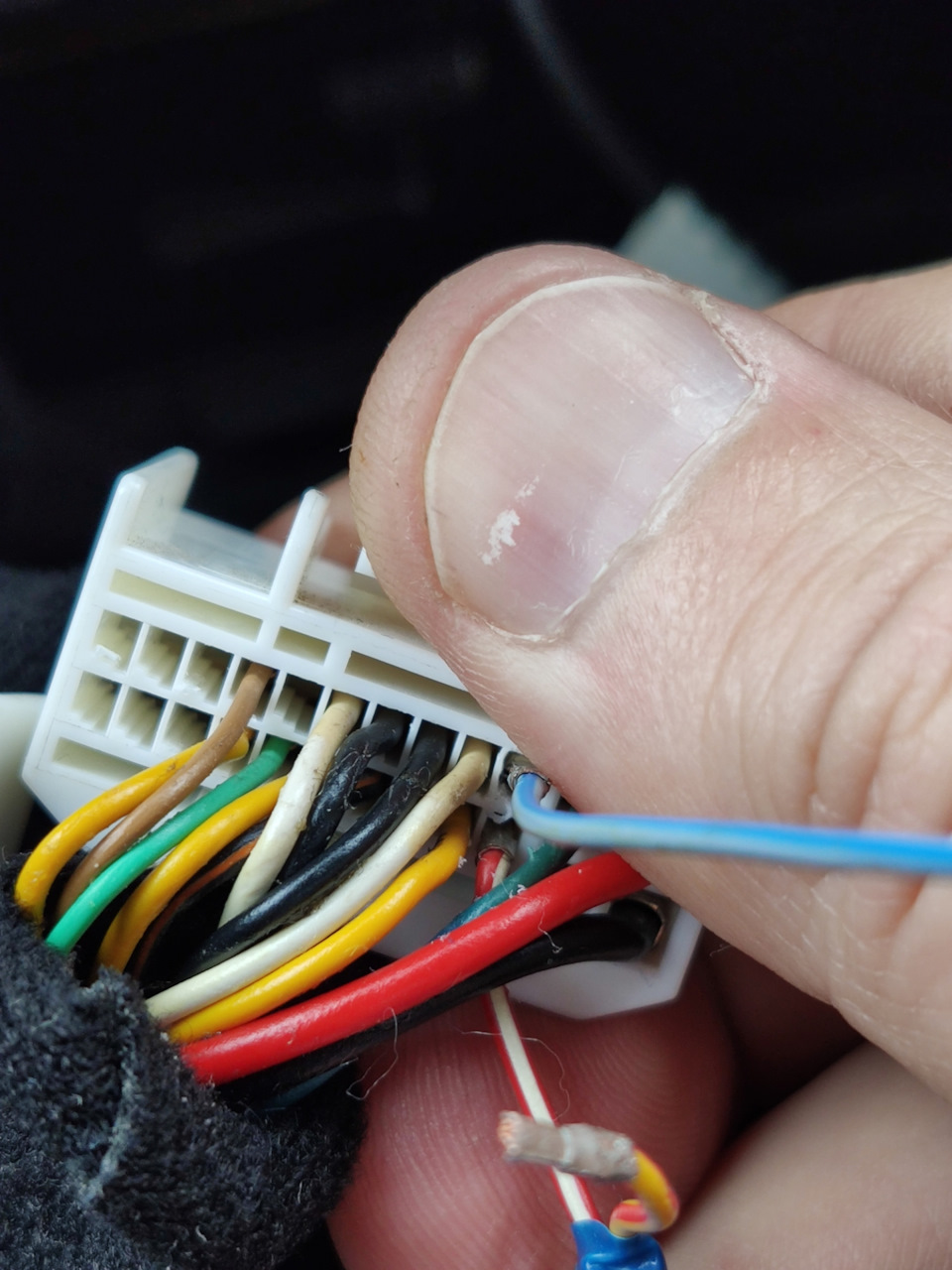 Bluetooth бути! Крок третій - підключення пінів до штатної фішки біля самої магнітоли 3