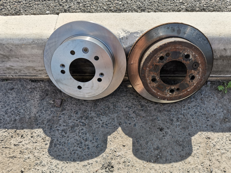 Нові задні гальма (диски, колодки) 5