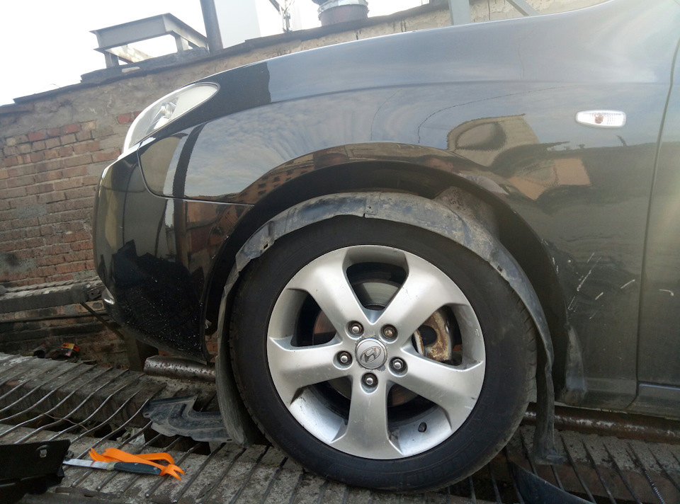 Заміна переднього локера Hyundai Elantra HD (j4) 1