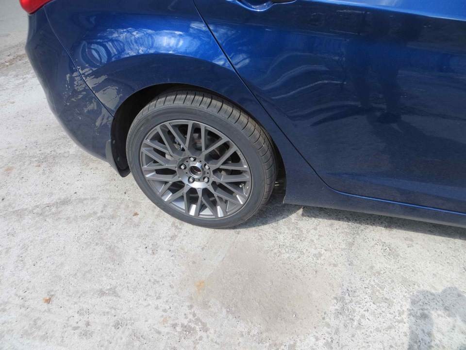 MOMO Revenge R17x7 5x114.3 ET 42 4