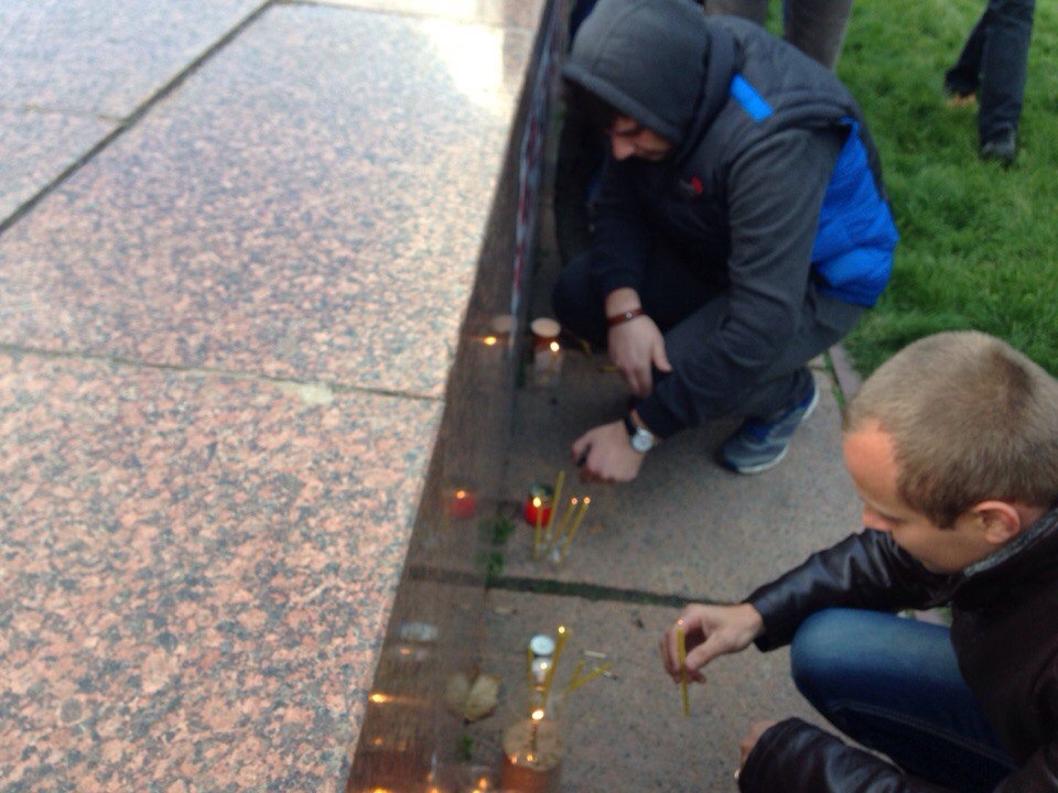 Пам'ять жертв ДТП херсонські автомобілісти вшанували на майдані Свободи 2