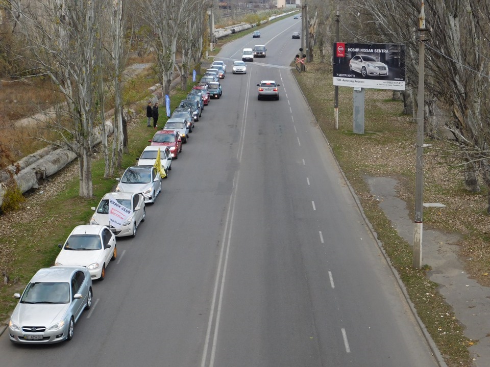 Пам'ять жертв ДТП херсонські автомобілісти вшанували на майдані Свободи 4