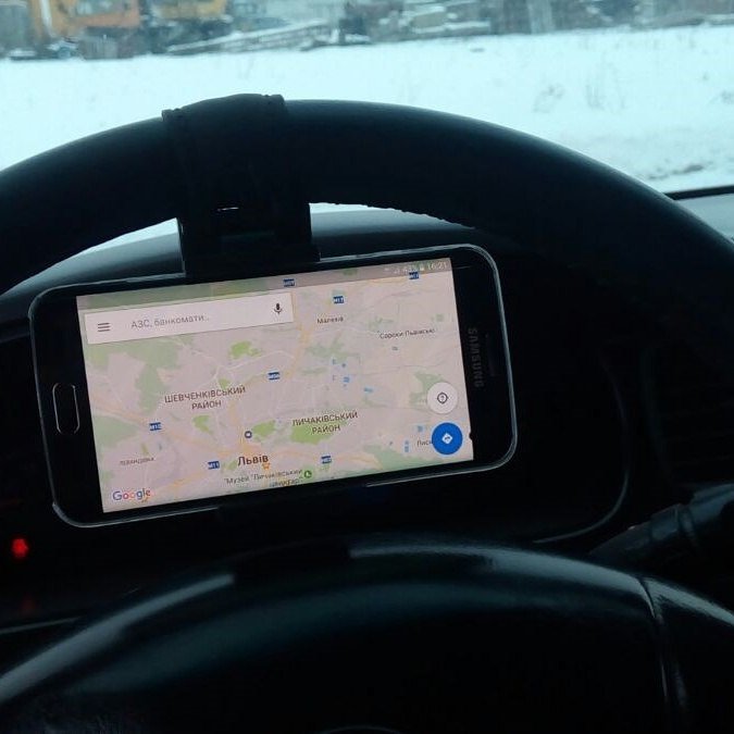 Кріплення на смартфон на кермо - зручна + небезпечна штуковина;) 1