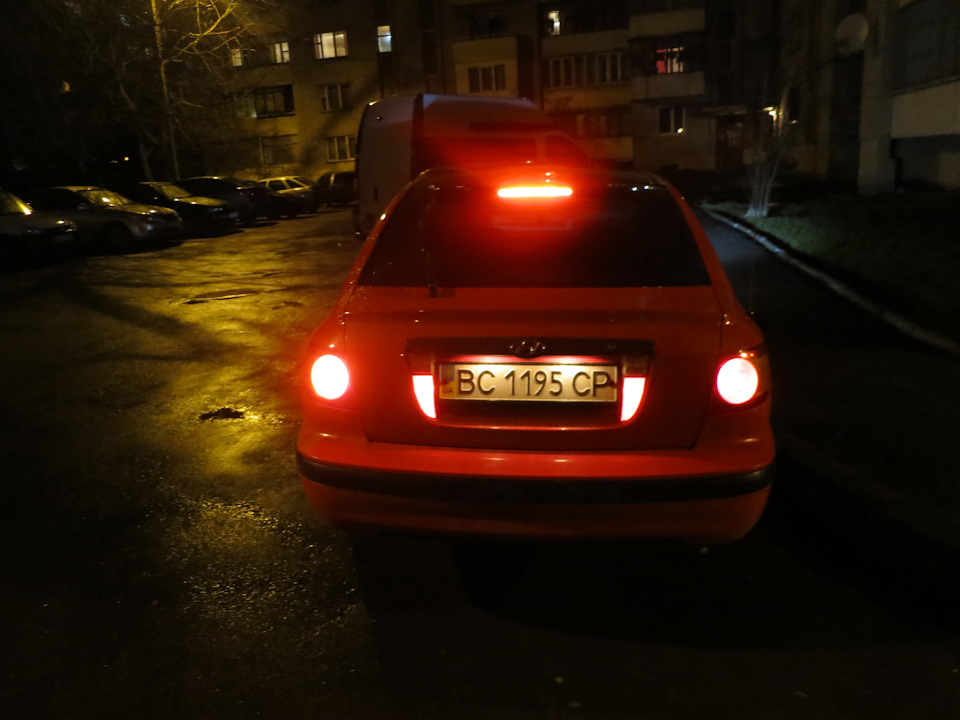 Заміна ламп ксенонів на MICHI 5000K (один згорів, довелося міняти), лампи стопів під заміну (перегоріли) - 4 січня 2017 5
