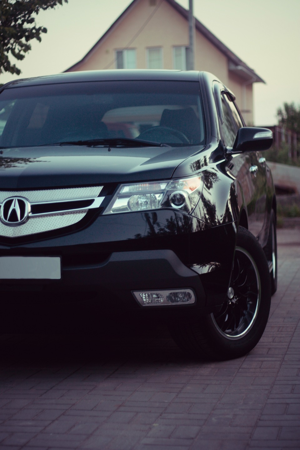 Все ж гарна у тестя Acura))) 1