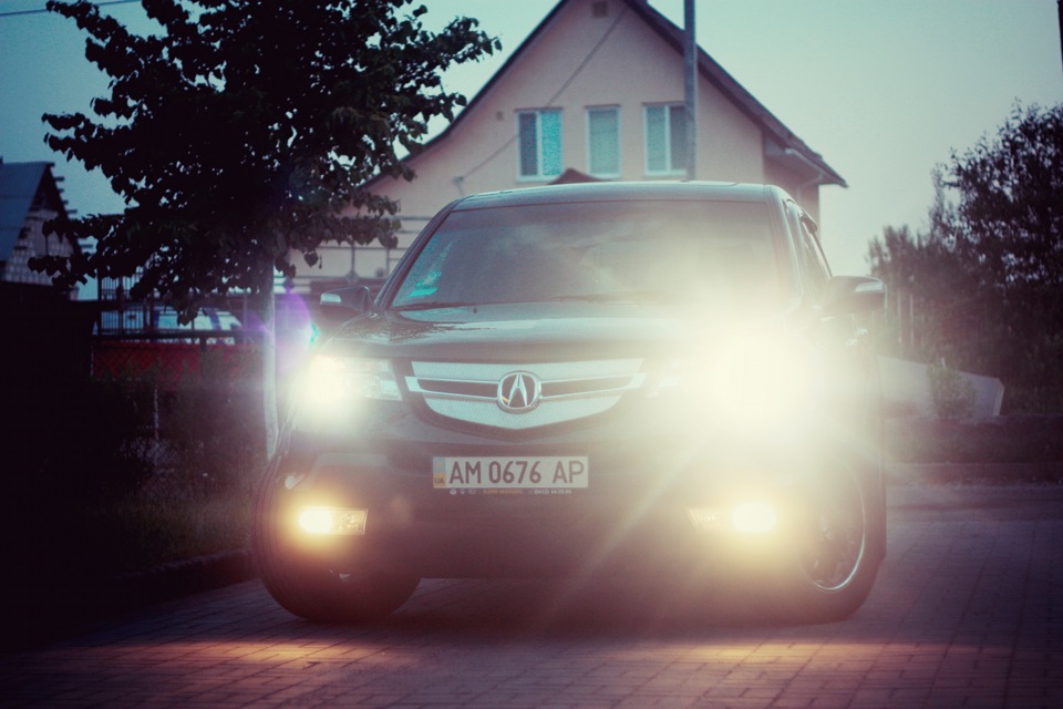 Все ж гарна у тестя Acura))) 2