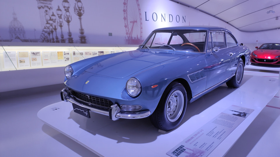 Музей Enzo Ferrari у Модені 4