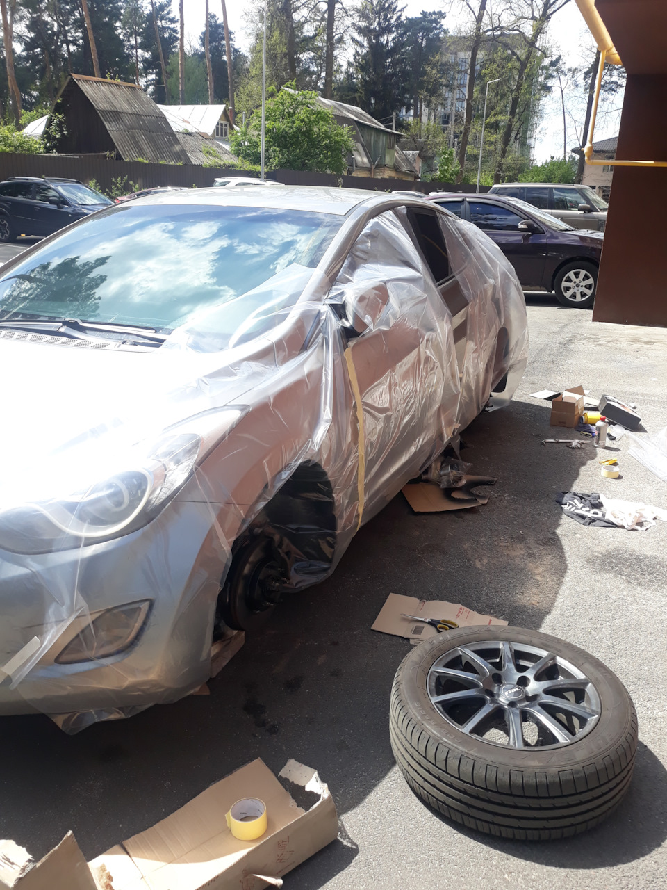 Карантин - фарбування супортів та гальмівних дисків на Elantra MD 3