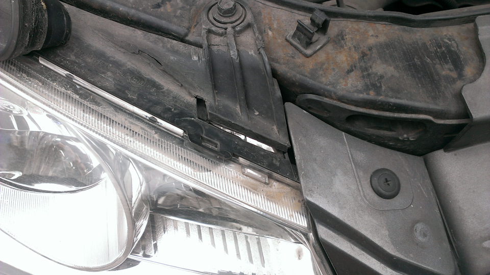 Боротьба із запотівання фари Hyundai Elantra J4. 1