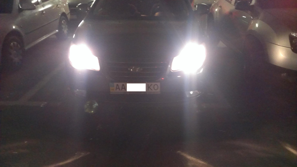 Заміна ламп ближнього світла Hyundai Elantra J4 (перші враження). 3