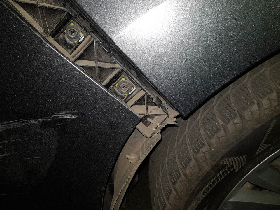 Друга ДТП ялинки, виходжу у двір, а тут таке … :( 5