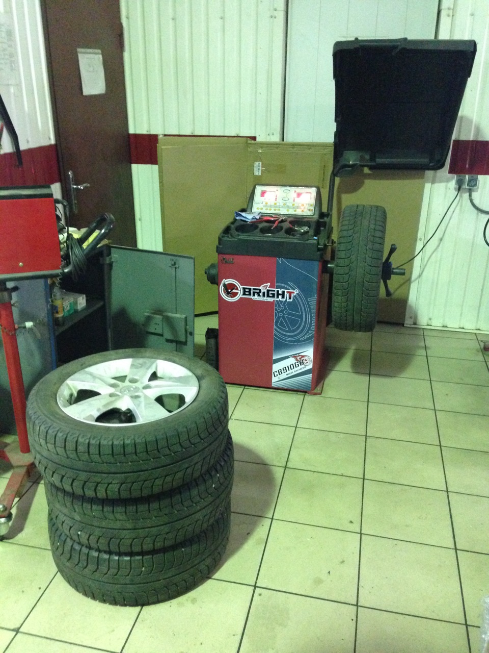 Зимова гума Michelin X-Ice Xi2 3