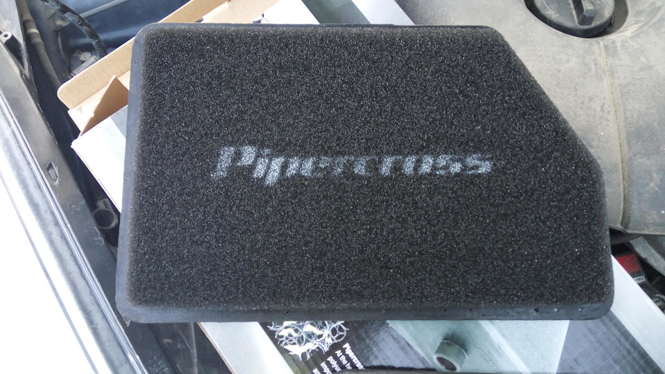 Безмасляний повітряний фільтр Pipercross у штатне місце 4