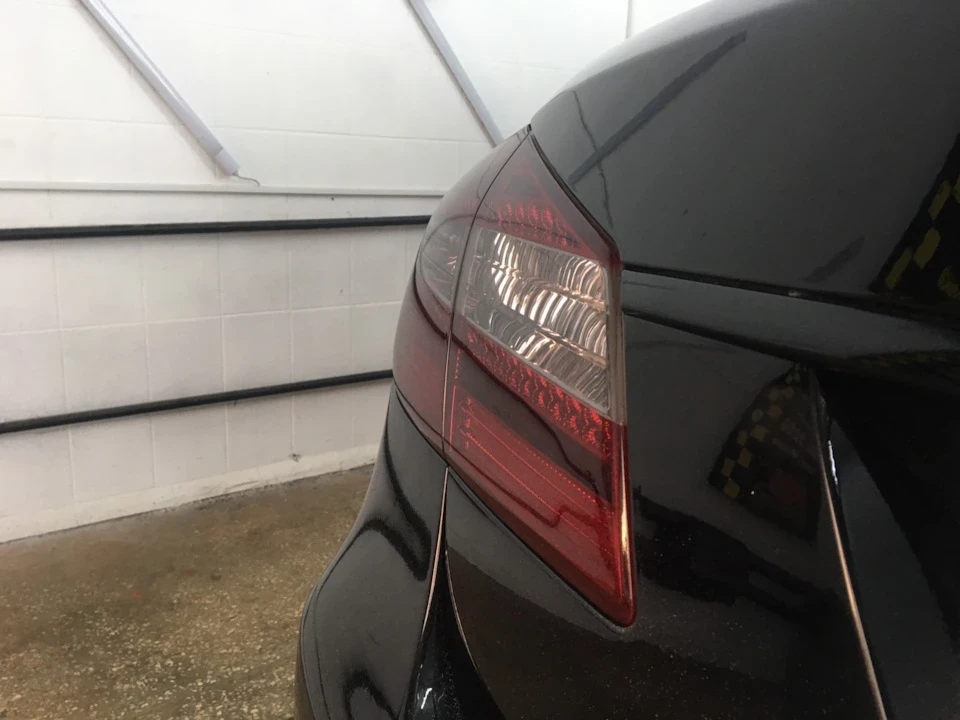 Black R Spec