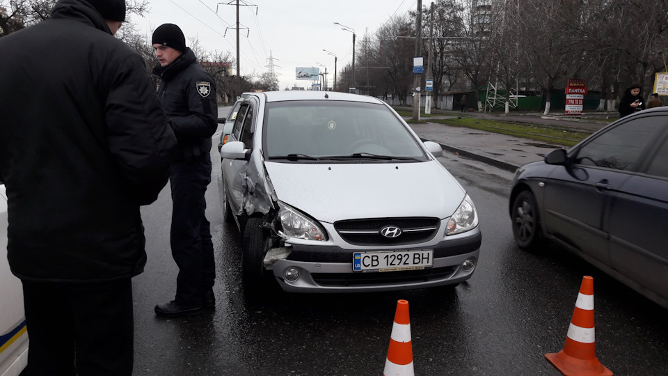 Перша ДТП. Відразу потужно в'їхав. 1