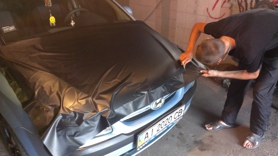 : Перетянул капот под крабон. 4