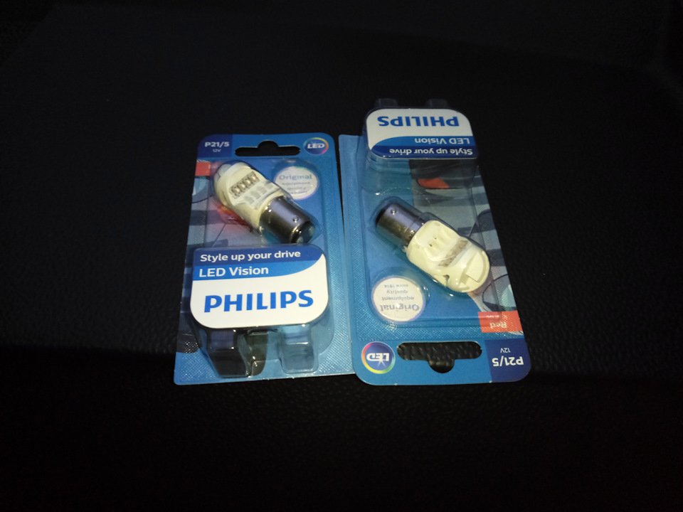 LED у стоп-сигнали - Philips P21/5 Vision LED Red 12V 12836REDB1 1