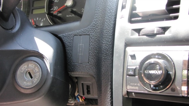 Власноруч: USB вхід з мафона НЕ в бардачок :) 5