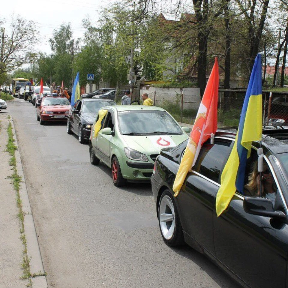 Авто пробіг на честь перемоги