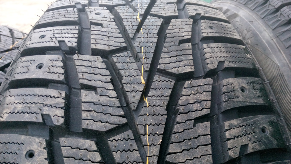 Прикупив Шини Nexen-Roadstone Winguard Spike) 3