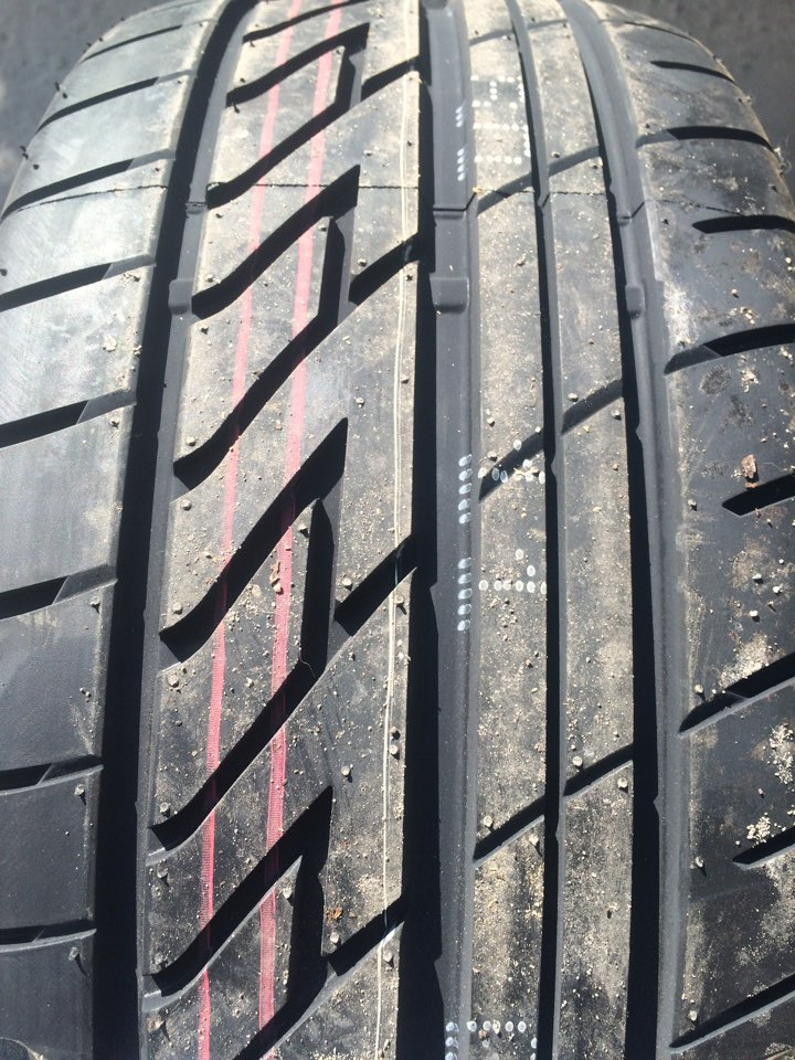 Вибрав літню гуму 245/45R18 1