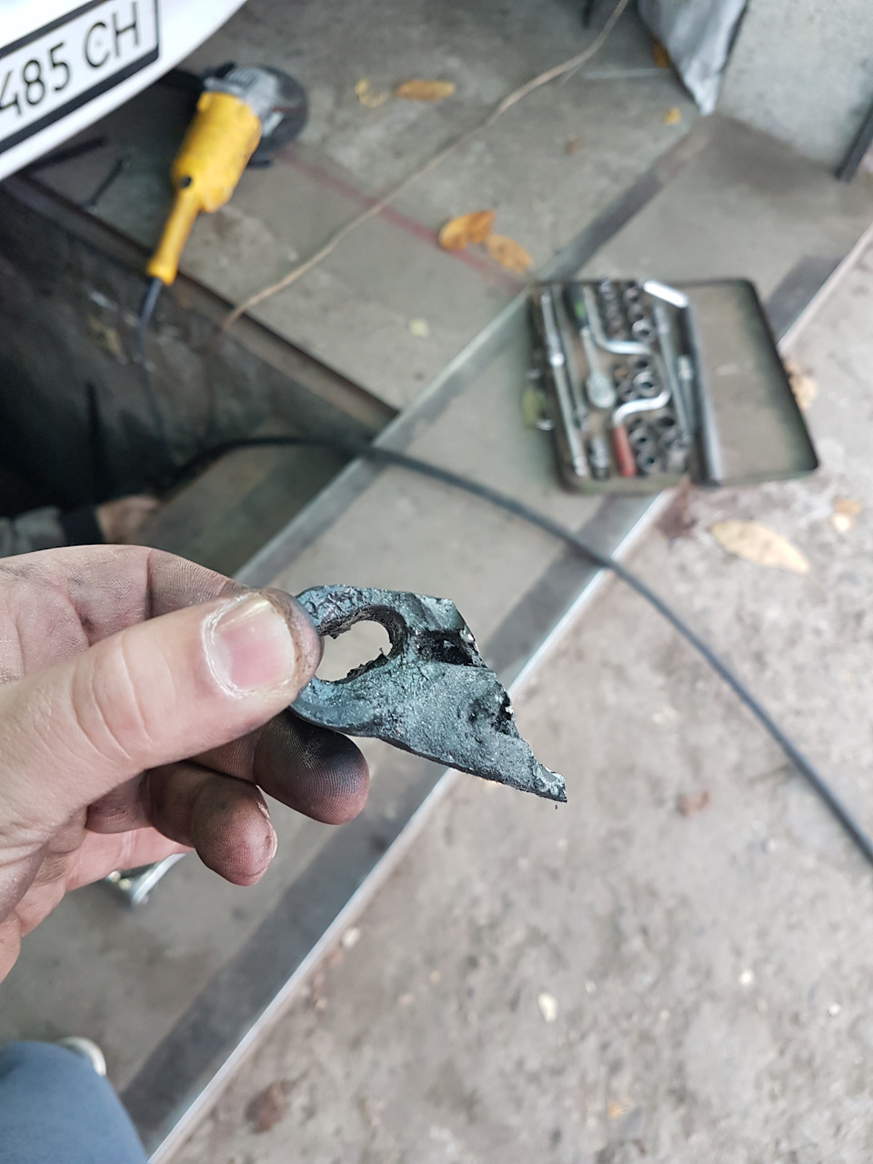 Кріплення генератора двигун D4BH 4