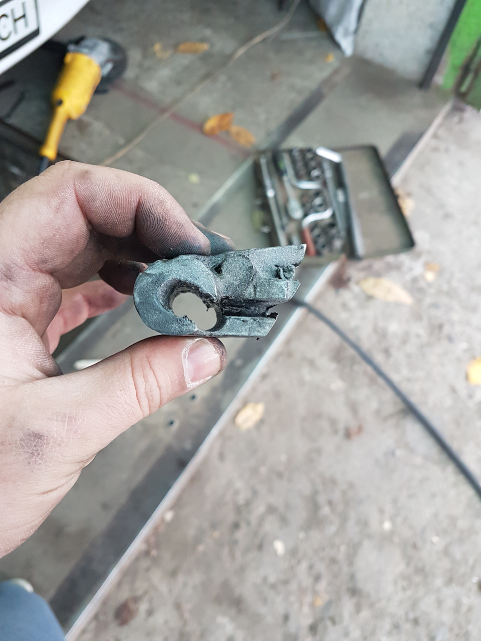 Кріплення генератора двигун D4BH 3