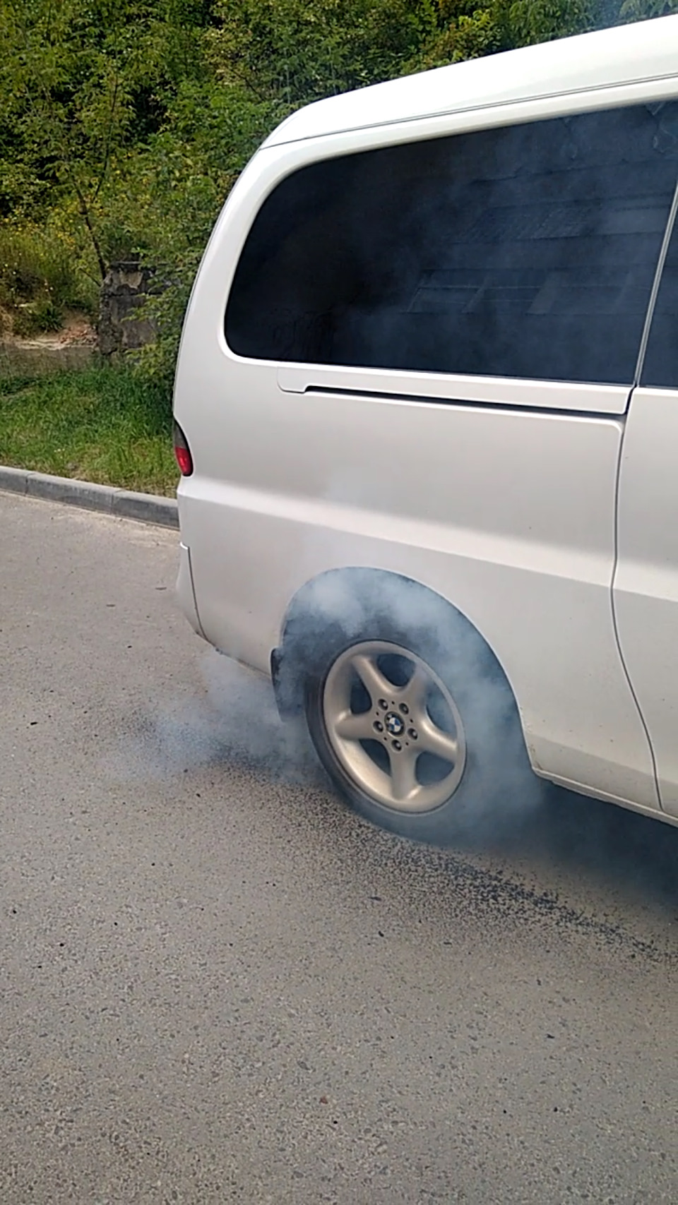 Burnout Hyundai H1 1