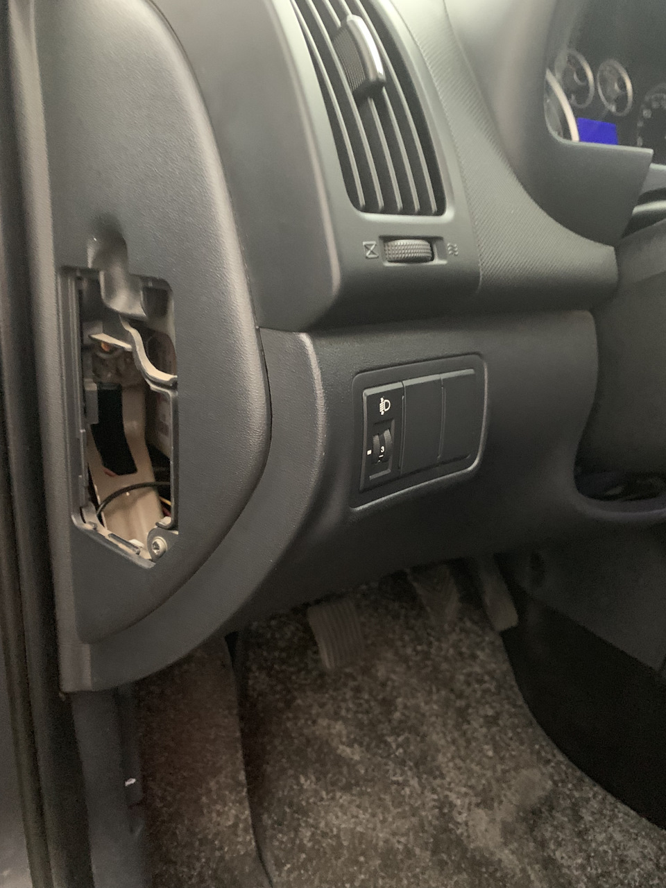 Реостат для панелі приладів в Hyundai i30 2