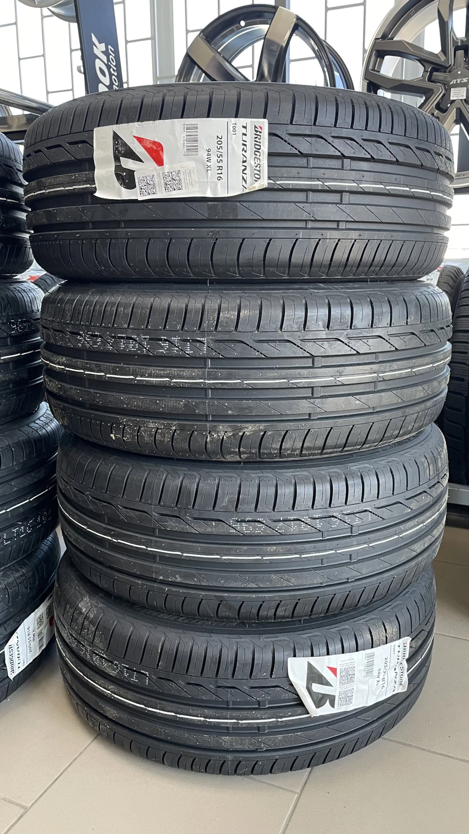 Сані до літа готові) Bridgestone Turanza T001