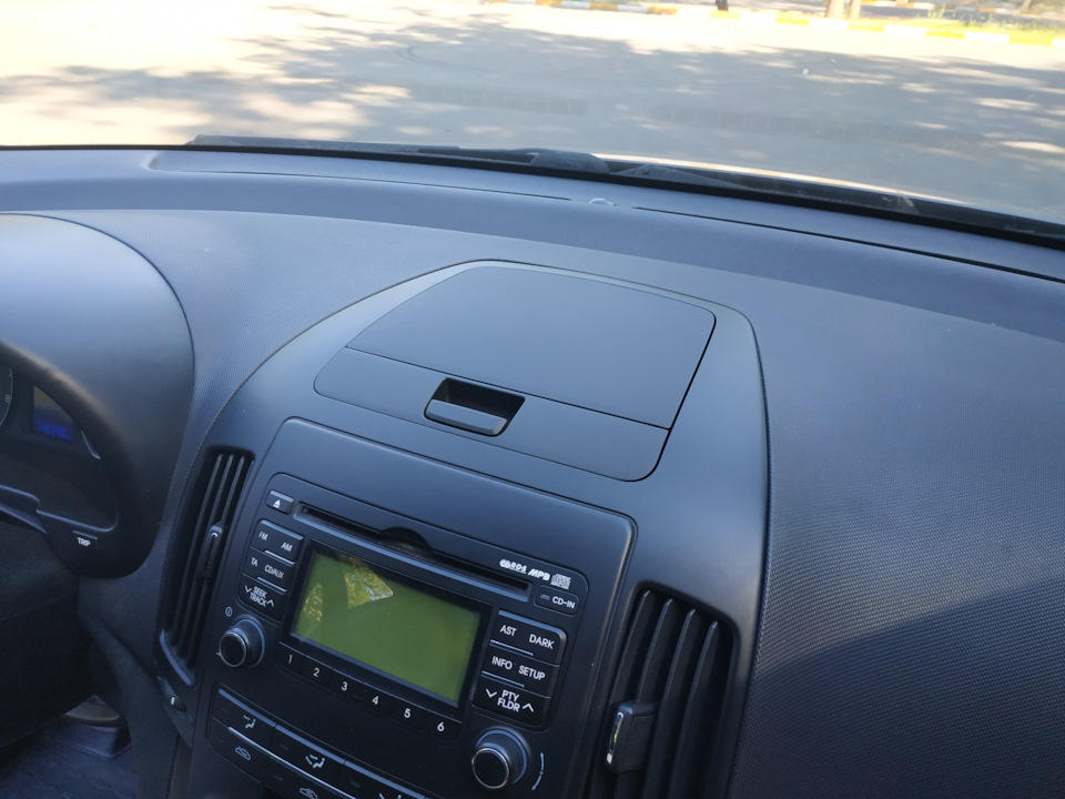 Встановлення бардачку i30 2