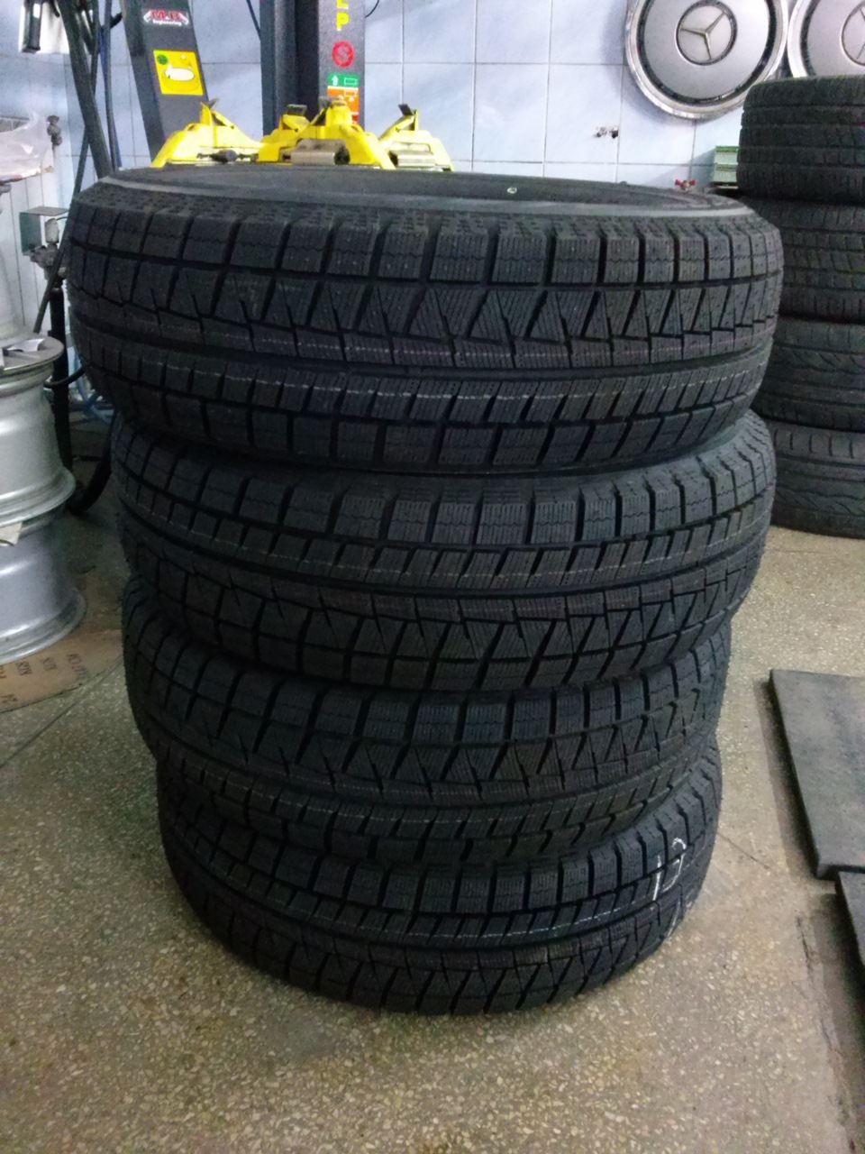 Перевзулися на зиму Bridgestone BLIZZAK REVO GZ 1