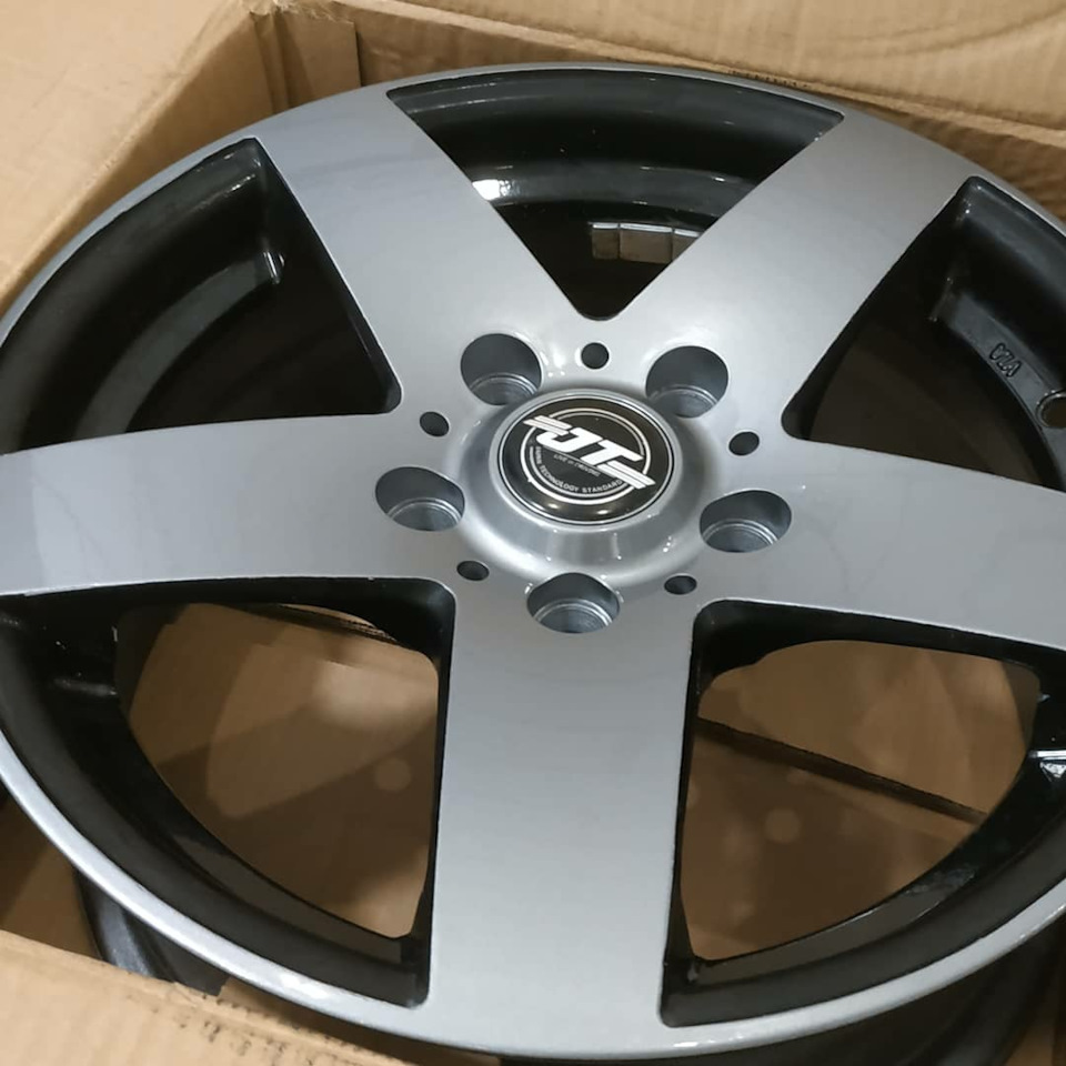Taurus high performance. Гума на літо. Освіжив диски. 3