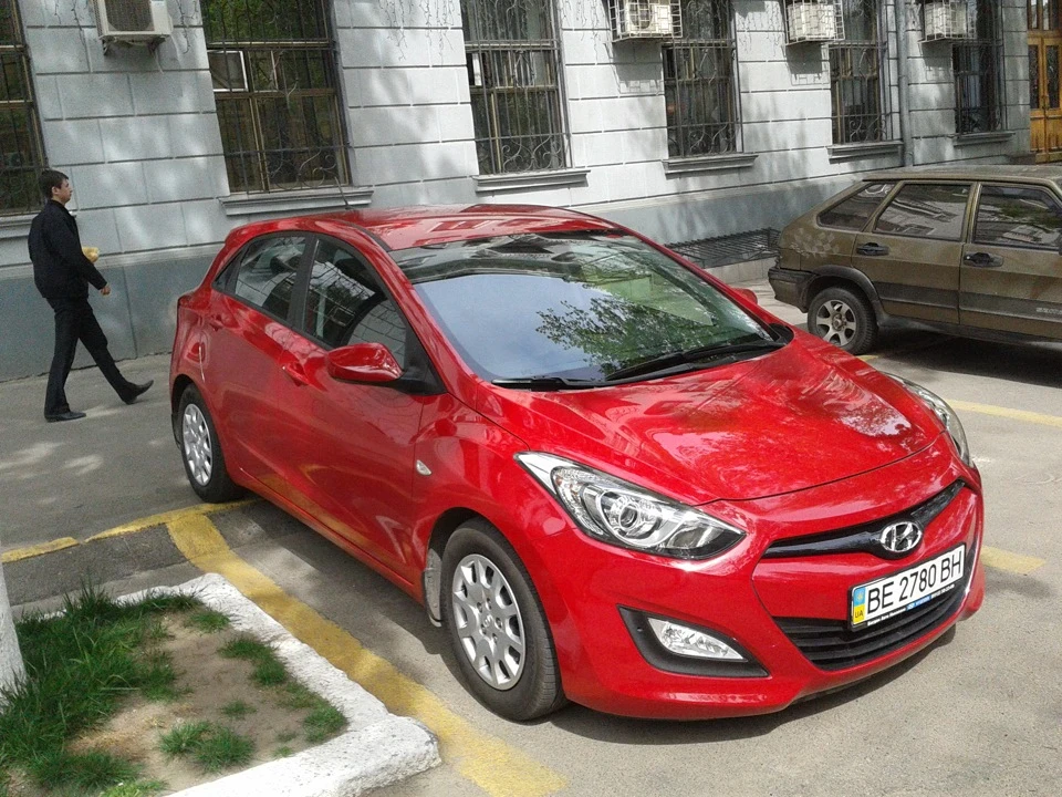 Рукає мене тут один дядько, що машину ображаю