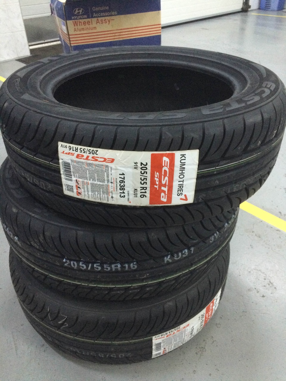 Диски R16+Kumho KU31 205/55R16+секретки 2