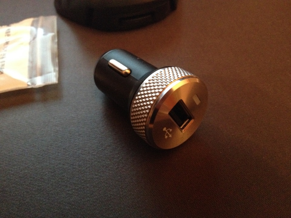 Оригінальна, додаткова USB-заряджання. 1
