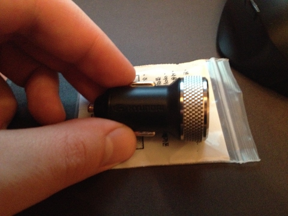 Оригінальна, додаткова USB-заряджання. 2
