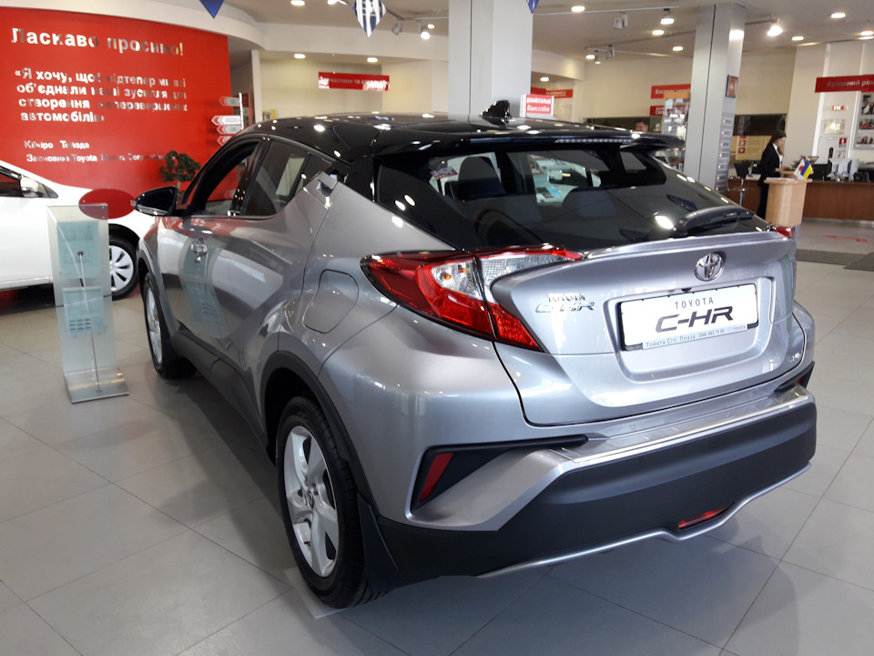 Проїхався на Toyota C-HR 3