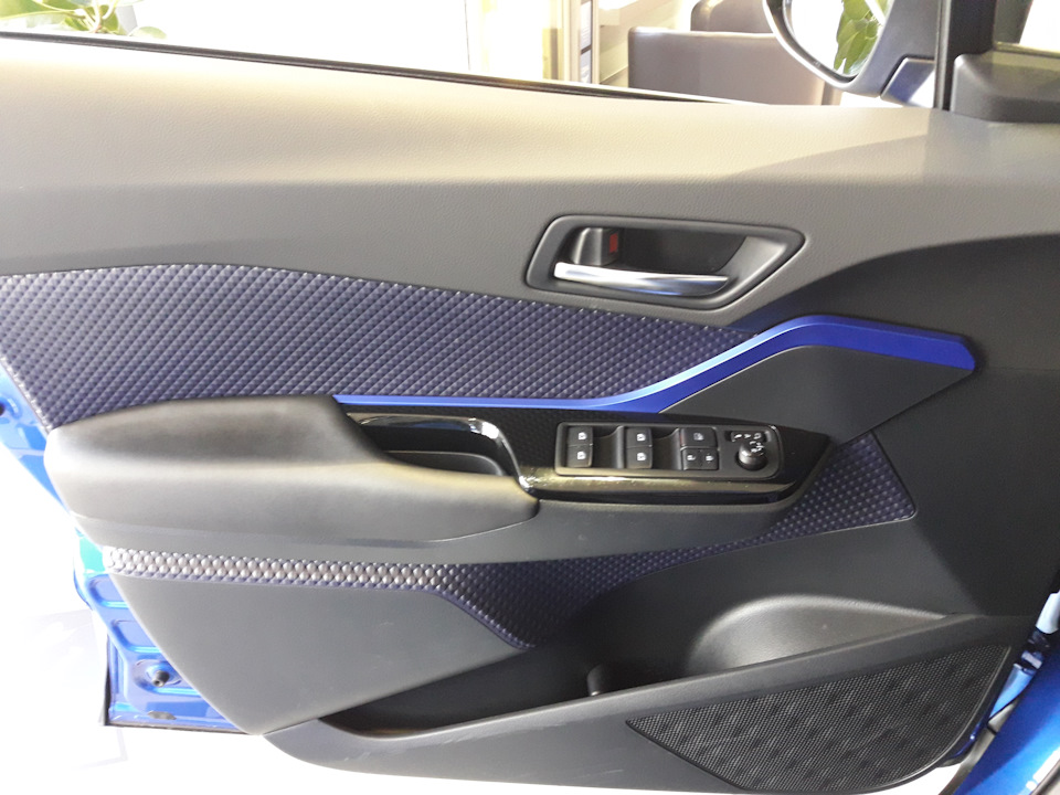 Проїхався на Toyota C-HR 5