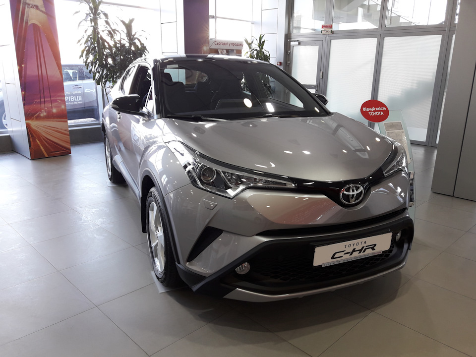 Проїхався на Toyota C-HR 2