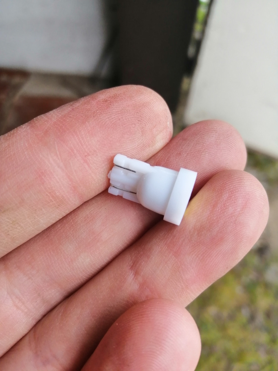 Лампочки led у підсвічування номера 5