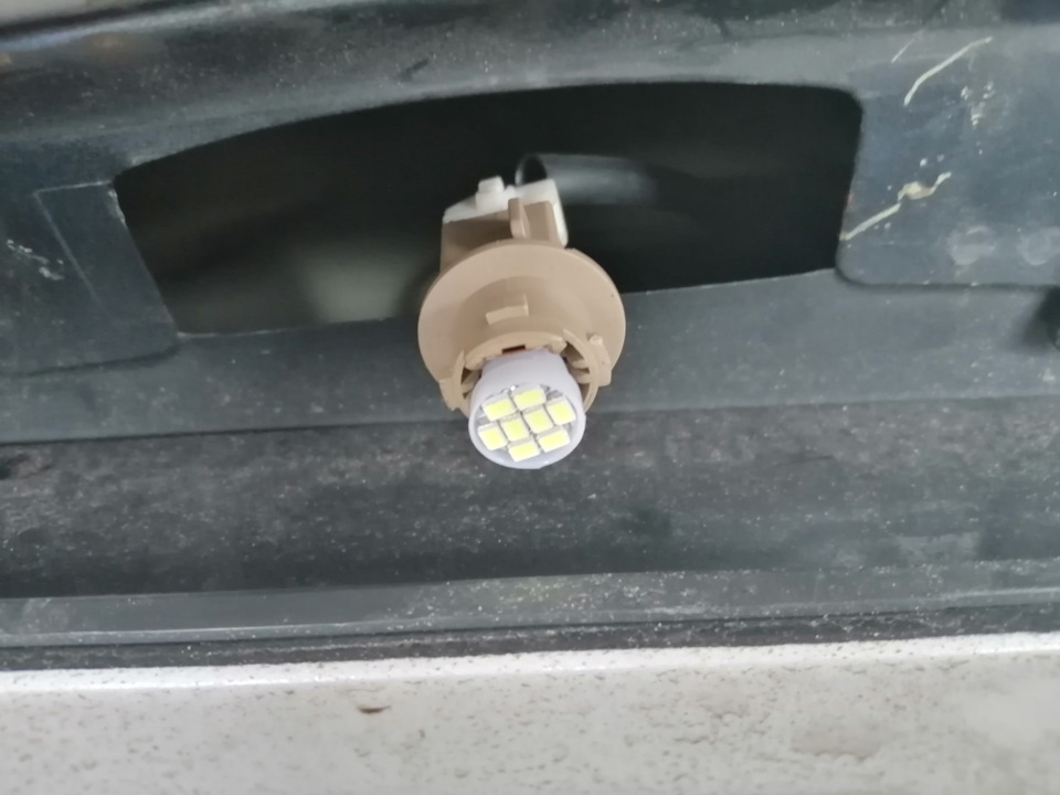 Лампочки led у підсвічування номера 1