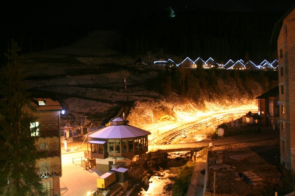 Карпати, Буковель, Грибова хата 2