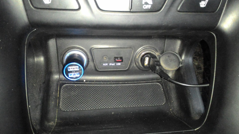 Автомобільний USB зарядний пристрій EasyLink EL-140 Black 1